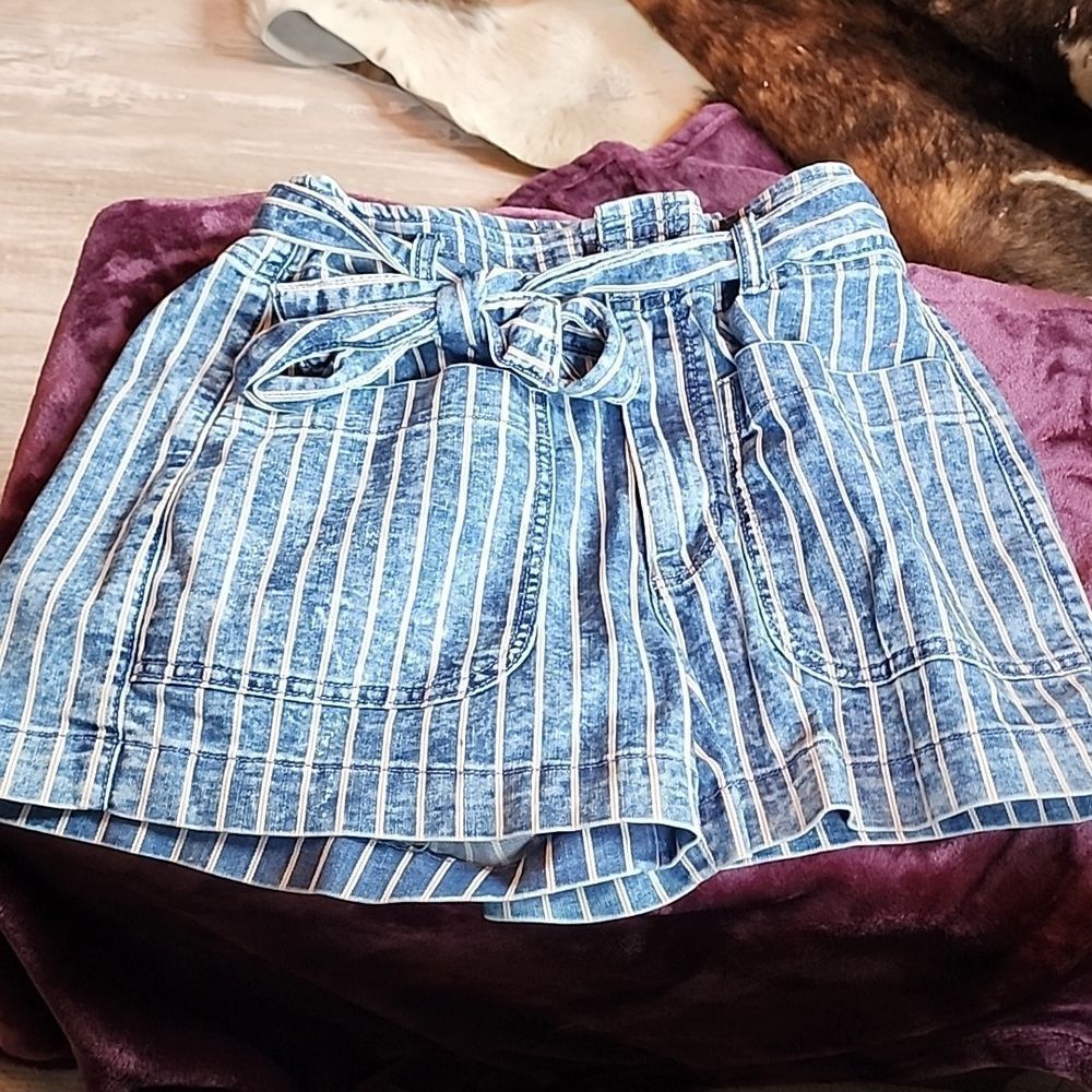 American Eagle Denim Tie Front Jean Shorts